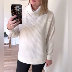 Lou & Grey Off-White Turtleneck Sweater, oversized- waffle, size Med
